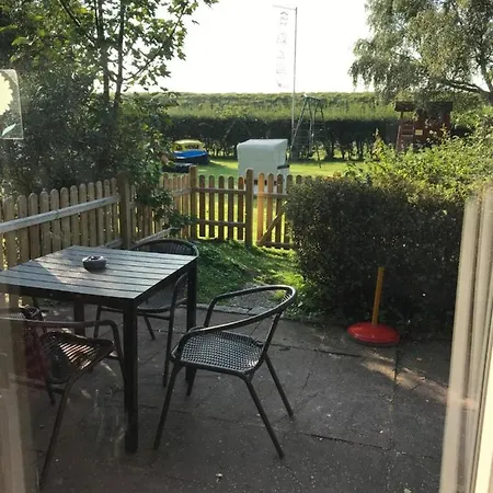 Apartment Achtern Diek Thalingburen